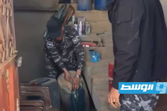 ضبط 7200 لترًا من وقود معد للتهريب في منطقة تساوة