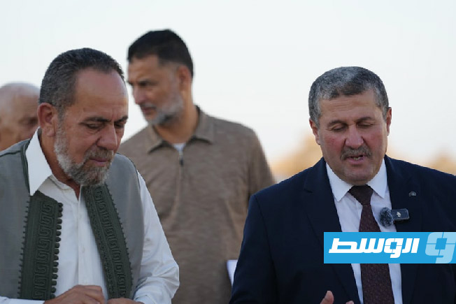 وزير السياحة يزور القرى والمنتجعات السياحية في بلدية زوارة