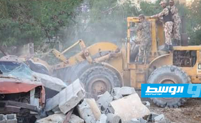 إزالة العشوائيات بمنطقتي الحدائق ودقادوستا في بنغازي