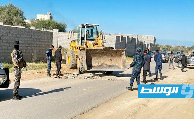 إزالة المطبات العشوائية في الخمس وقصر الأخيار وزليتن