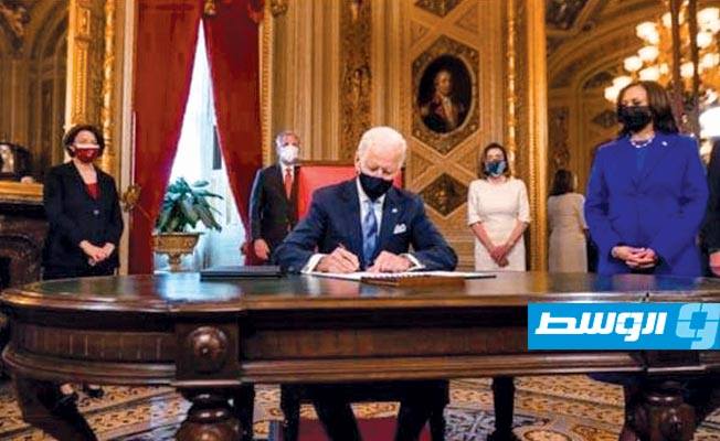 رفع الحظر وسياسة الاحتواء.. أبرز أولويات بايدن تجاه ليبيا