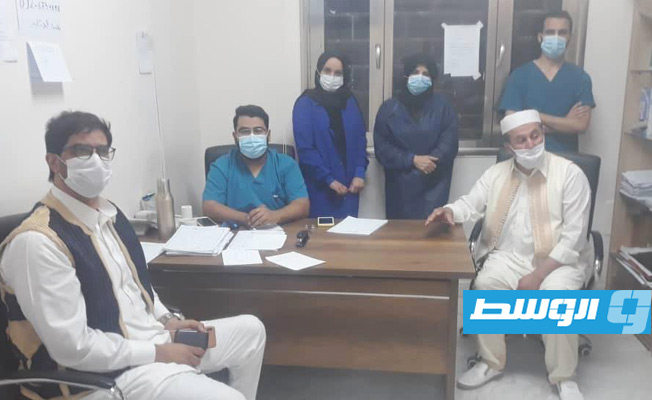 عميد بلدية غريان يزور مركز العزل