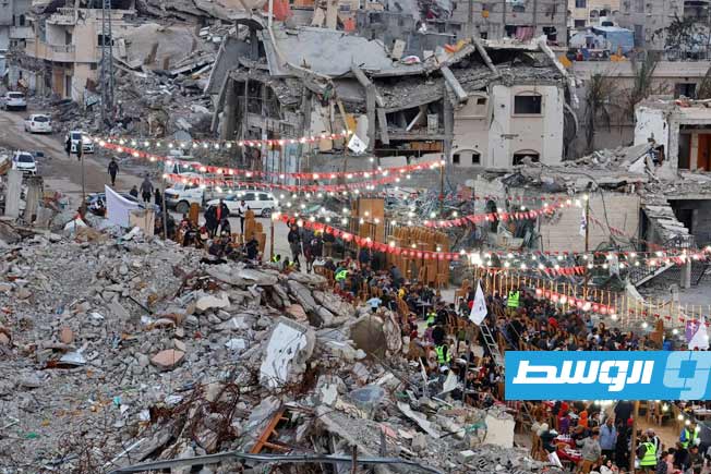 مائدة إفطار جماعي فوق الأنقاض في غزة أول أيام شهر رمضان (صور)
