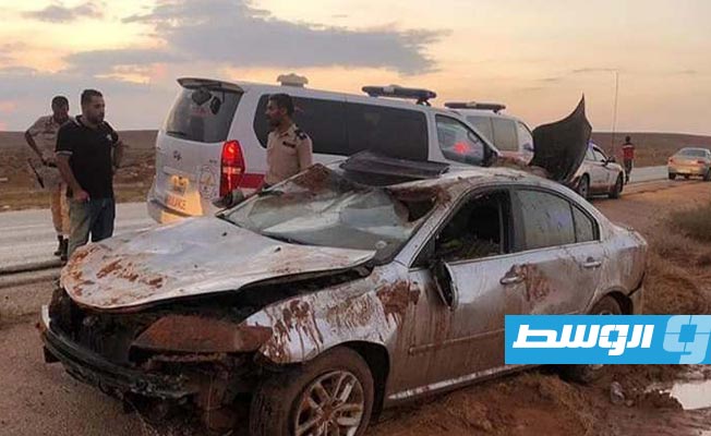 جريان السيول بوادي دينار شمال مدينة بني وليد