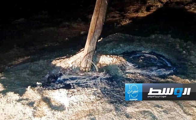 حرق أعمدة إنارة من أجل سرقتها في الأصابعة