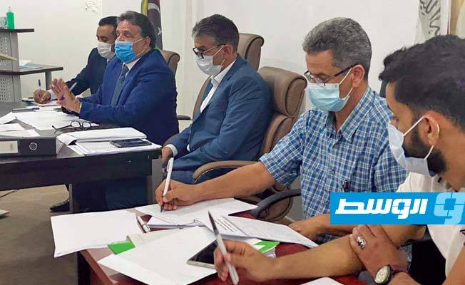 عقوب يطالب بالتخطيط لموجة ثانية من «كورونا» في الشتاء