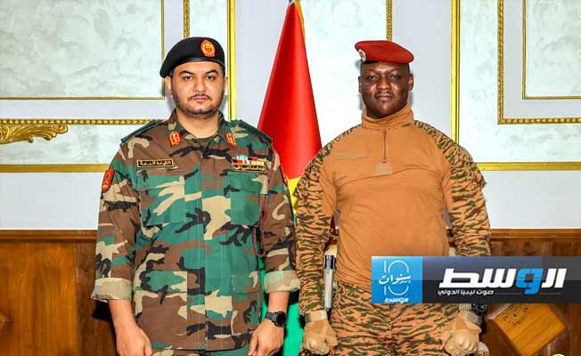 تقرير فرنسي: رغبة روسية في تعاون أمني بين بنغازي و«كونفدرالية الساحل»