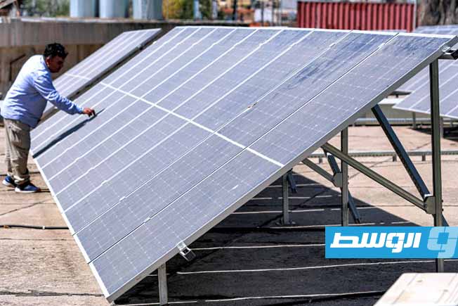 العراق يفتتح أول محطة للطاقة الشمسية في ظلّ انقطاع مزمن للتيار الكهربائي