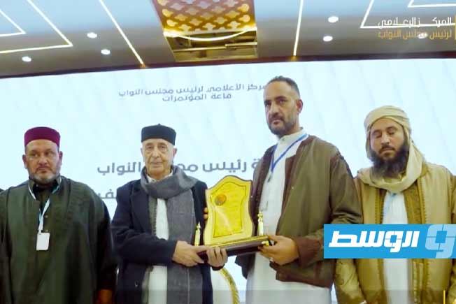 عقيلة صالح لممثلين عن قبيلتي ازوية والعبيدات: الحكومة الموحدة «ضرورة»