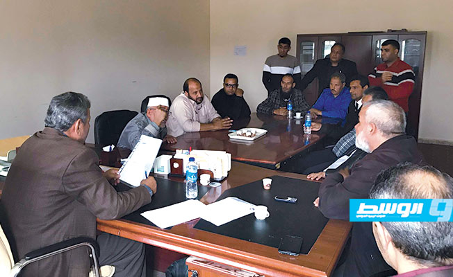 بلدية طبرق تبحث الاستفادة من مطحن الغلال للتغلب على أزمة الخبز