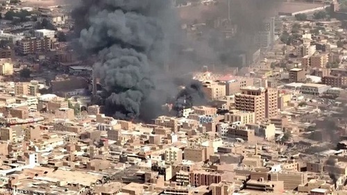 أكثر من 20 قتيلا جراء سقوط قذائف في سوق شعبية بالخرطوم