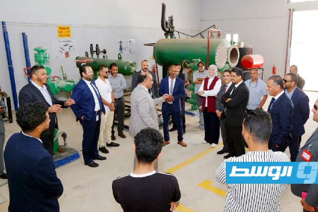 «شلمبرجير» تستطلع إمكانات معهد النفط في أجدابيا