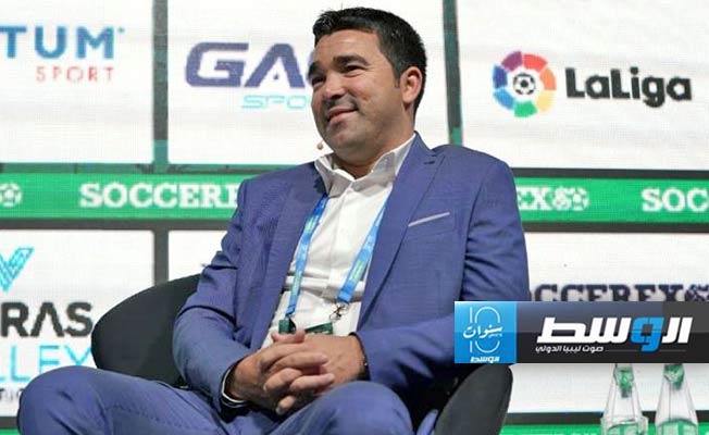 برشلونة ينفي رحيل ديكو عن منصب المدير الرياضي