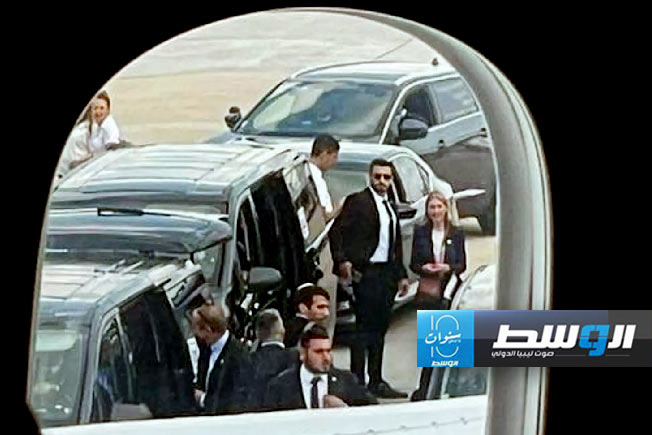 منع رئيس دولة الاحتلال من مغادرة طائرته في باريس