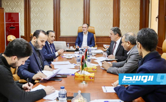 لجنة برلمانية تناقش في طرابلس ملف المحافظ الاستثمارية
