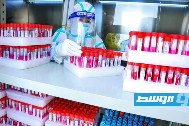 «وباء معلومات مزيفة» حول اللقاحات.. تأثير جانبي مستمر لجائحة كوفيد