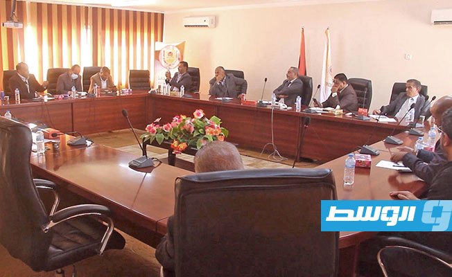 مجلس التخطيط الوطني يعرض مشروعه في إدارة وبناء الدولة بجامعة أجدابيا