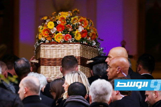 شاهد: حشود تتجمع في سان تروبيه لحضور جنازة بريجيت باردو
