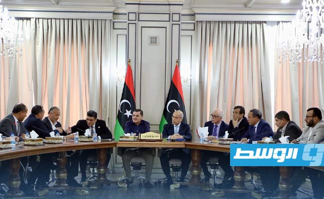 اجتماع حكومي موسع يبحث 3 ملفات بشأن الدواء والإمداد الطبي
