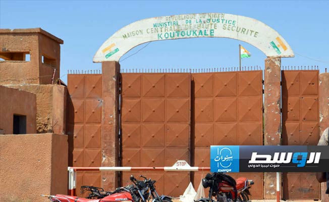 فرار متطرفين من سجن بالنيجر.. لماذا لم تعلن ليبيا النفير؟