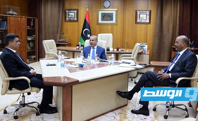 المجلس الرئاسي يناقش مع رئيس ديوان المحاسبة ملف الكهرباء وتحسين أداء مؤسسات الدولة