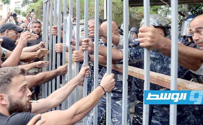 استمرار أزمة المودعين فى لبنان ومخاوف من تدهور الأوضاع