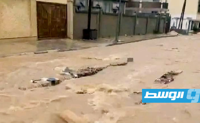حماد يوجِّه بإنقاذ العالقين جراء السيول في البيضاء