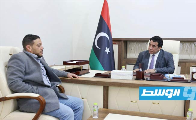 المنفي يؤكد العمل على تذليل الصعوبات أمام بلديات البطنان