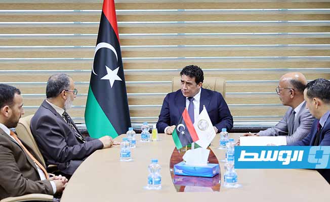 المنفي يبحث دور مصرف الادخار في منح قروض الإسكان للشباب