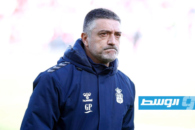 4 هزائم متتالية تطيح بمدرب إشبيلية