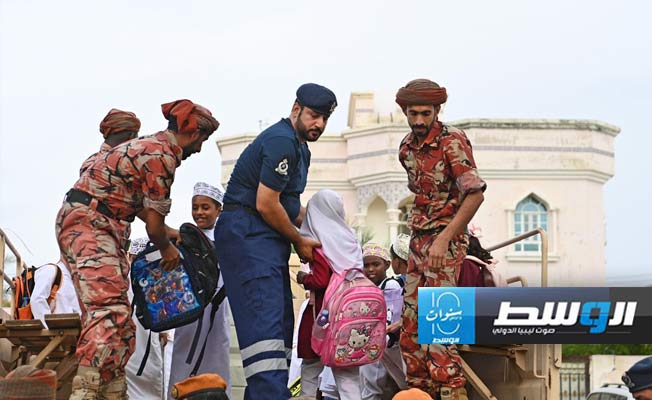 الفيضانات تودي بحياة 12 شخصًا في سلطنة عمان (فيديو)