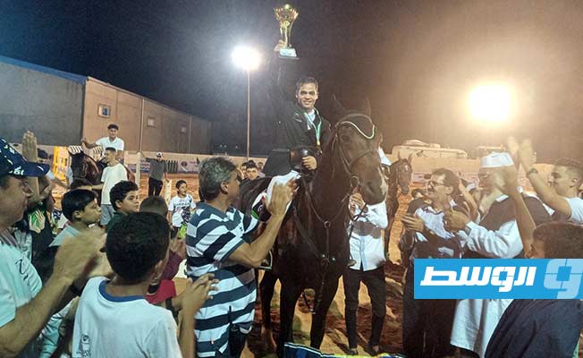 عبدالجواد عبدالحميد يتوج بالجائزة الكبرى في بطولة المغيرات لفروسية قفز الحواجز