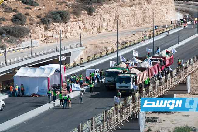 إجراء اختبار تحميل الأوزان الثقيلة على كوبري طريق الباكور