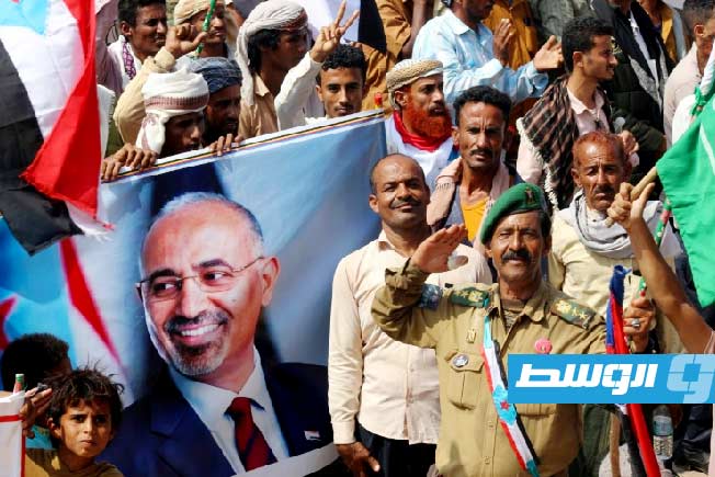 الانفصاليون اليمنيون يفرضون حظر تجول في عدن.. وغموض حول الزبيدي