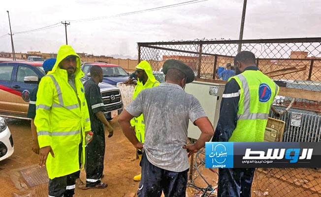 فرق الكهرباء تصل تهالة لحصر الأضرار الناجمة عن السيول