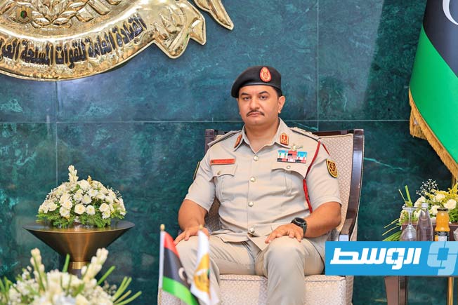 صدام حفتر يوقف «حظر البيع أو المتاجرة بالطيور الجارحة» خارج ليبيا