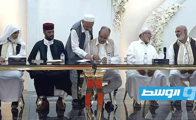 في جلسة مصالحة بين قبيلتي العيساوي والعبيدات.. علي العيساوي يقسم ببراءته من اغتيال عبدالفتاح يونس