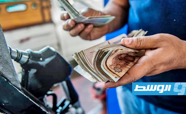 مصر ترفع أسعار البنزين وتثبت السولار