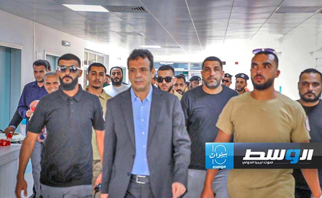 أبوجناح يتفقد أعمال الصيانة بالعيادة المجمعة في الزاوية