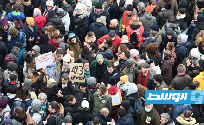 رئيسة الحكومة الفرنسية تتمسك برفع سن التقاعد قبل احتجاجات جديدة مرتقبة