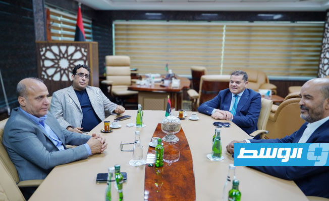 «الرئاسي» يحث الحكومة على مضاعفة العمل ودعم حملات التطعيم ضد «كورونا»