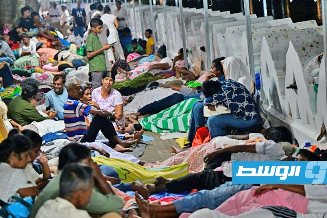 الآلاف يحتشدون لرؤية «ناب» بوذا الأيسر في أحد معابد سريلانكا