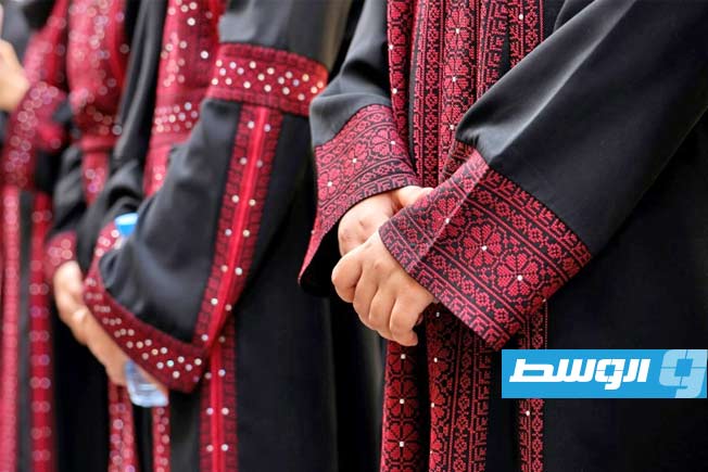 مها «الغزاوية» تقاوم العدوان بـ«التطريز» في باريس
