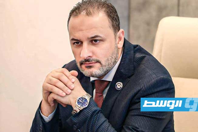 رئيس جامعة بنغازي يعلن إنشاء أول معمل متكامل لترميم المخطوطات على مستوى الجامعات الليبية