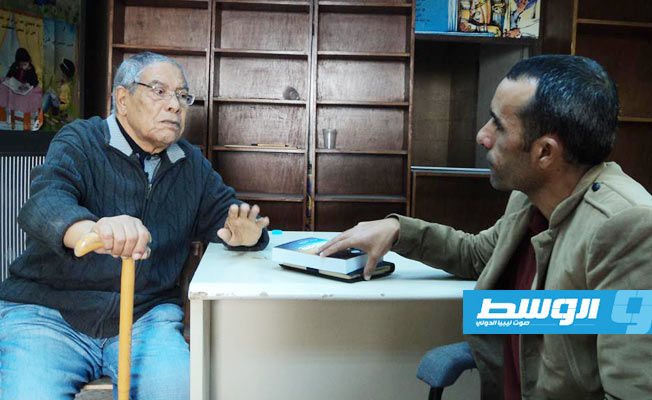 يوسف الشريف: قرأت مبكرًا واصطدمت بأسئلة الجوع والمرض والحرية والاستبداد