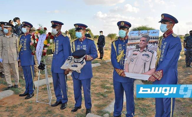 بالصور.. تشييع جثمان العميد مبروك خلف