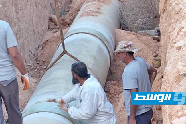 بالصور: صيانة عاجلة لخط النهر الصناعي «أبوزيان - الرحيبات»