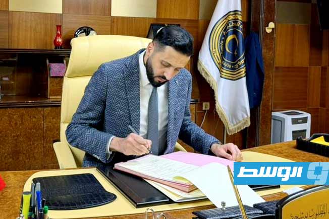 بوشيحة يعتمد 13 قرارًا يتعلق بشركات أجنبية