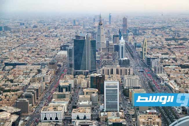 السعودية: صاروخان بالستيان استهدفا منطقة الرياض
