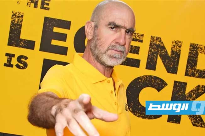 أسطورة مانشستر يونايتد يصدر ألبوماً غنائياً مثيراً للجدل